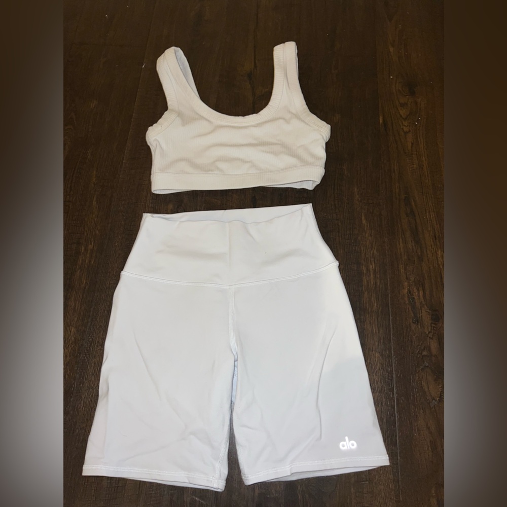 Alo Yoga Set - White ribbed sports bra and biker shorts. Both size S.